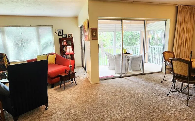 109 Georgetown Blvd #109 — Photo 5