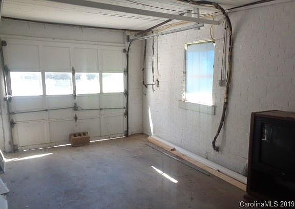 5th image of 214 Whisnant St