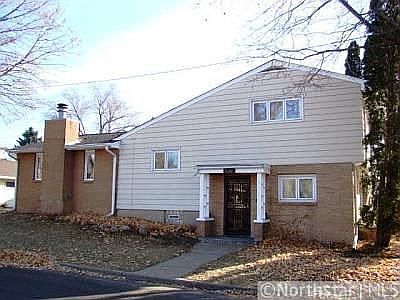 3rd image of 730 Vincent Ave N