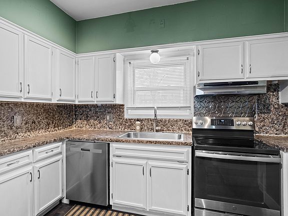 4th image of 407 E Pine St