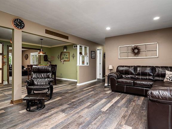 3rd image of 6763 E Woodland Dr