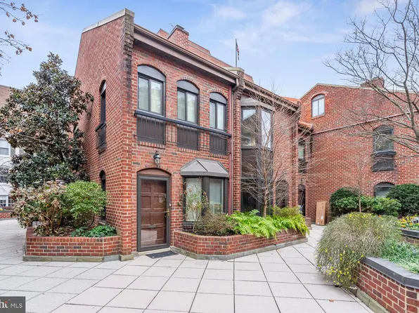 1015 Paper Mill Ct NW #1015, Washington, DC 20007