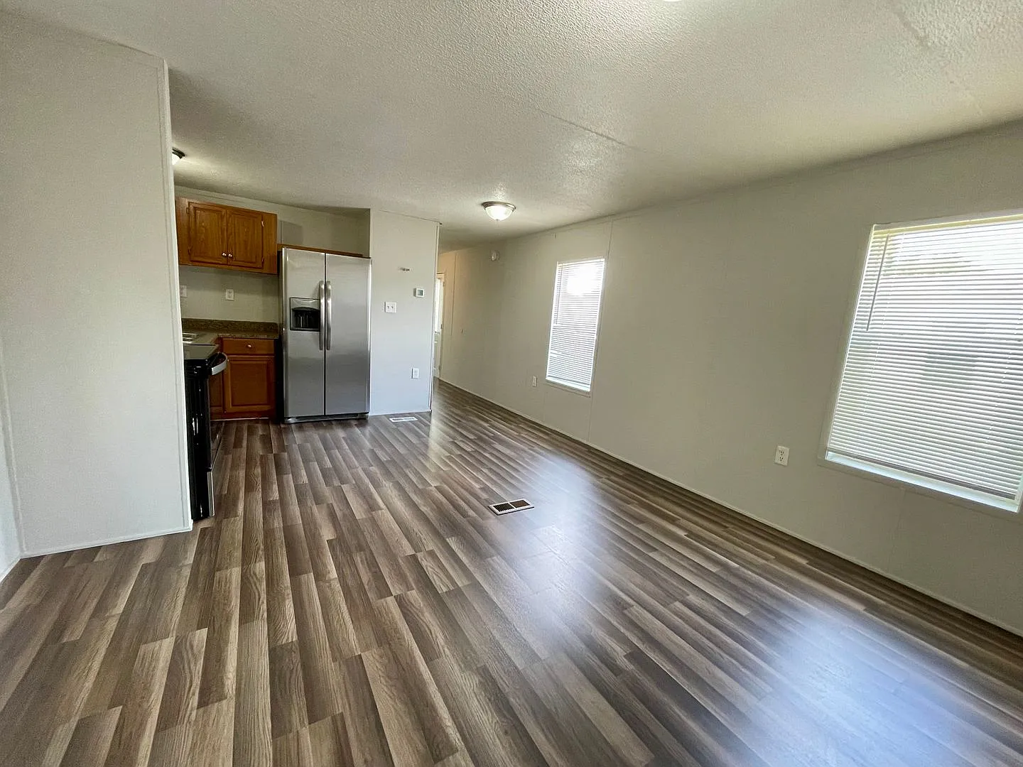 12410 Phillips Lane — Photo 4