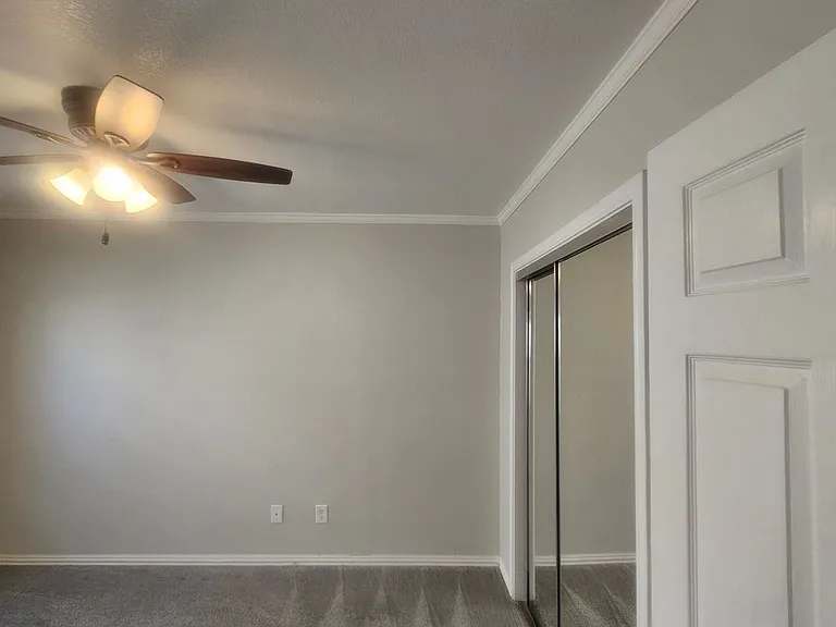 307 N Bradley St — Photo 14
