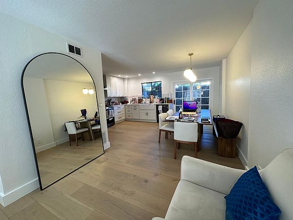 5th image of 853 Larrabee St APT 24