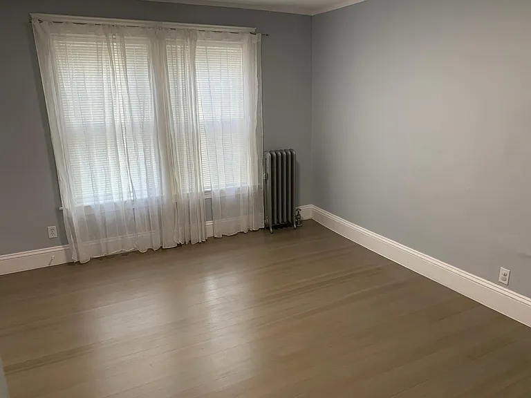34 Blodgett Ave — Photo 8