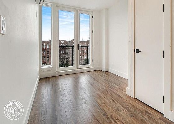 4th image of 171 Linden Blvd #4A