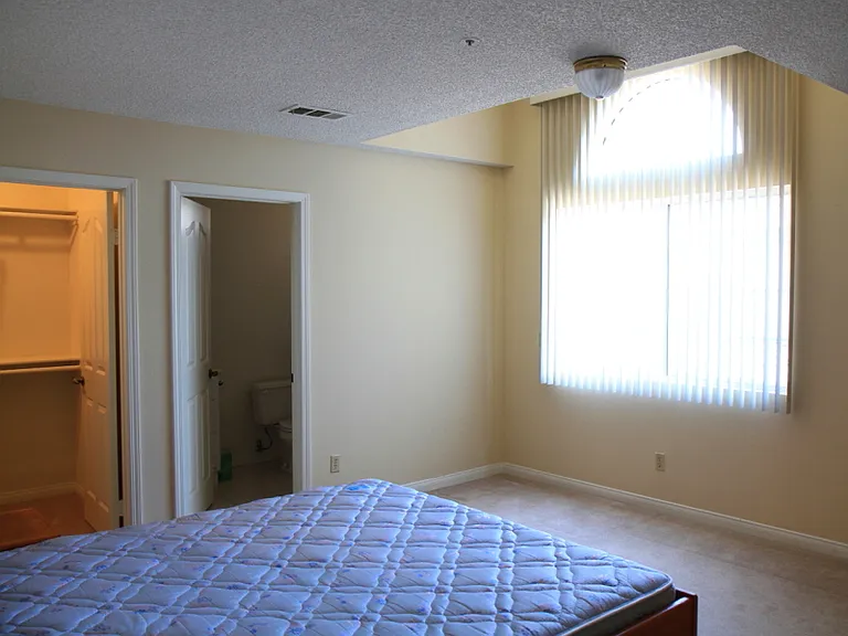 5542 Sultana Ave — Photo 6