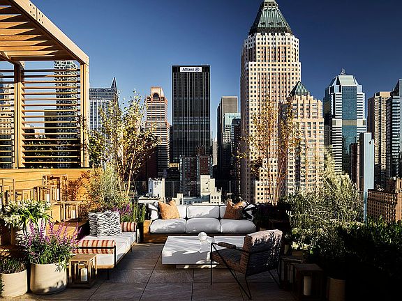 3rd image of 425 W 50th St #Pha