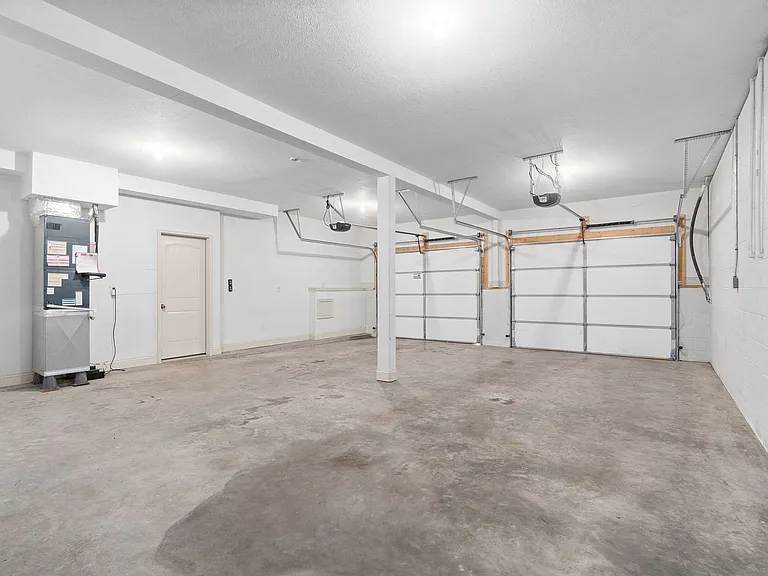 1845 Deerstand Dr — Photo 32