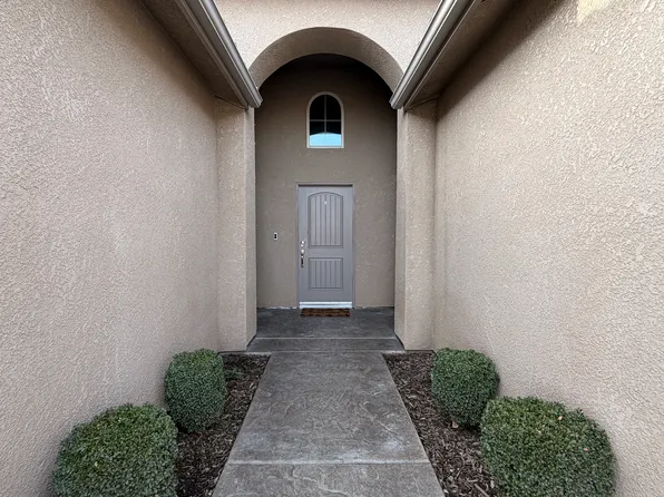 2656 Cherry Tree Dr, Madera, CA 93637