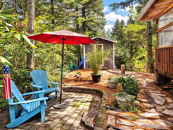 2nd image of 49 Easy St