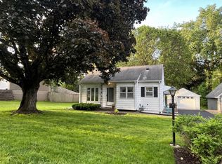 590 Valley Ln, Mendota Heights, MN 55118