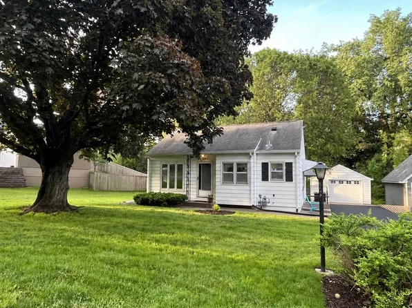 590 Valley Ln, Mendota Heights, MN 55118