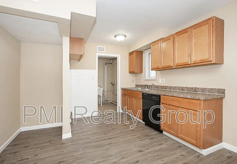 645 Babbitt Rd — Photo 4