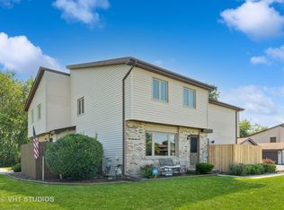 779 Bon Terre Rd, New Lenox, IL 60451