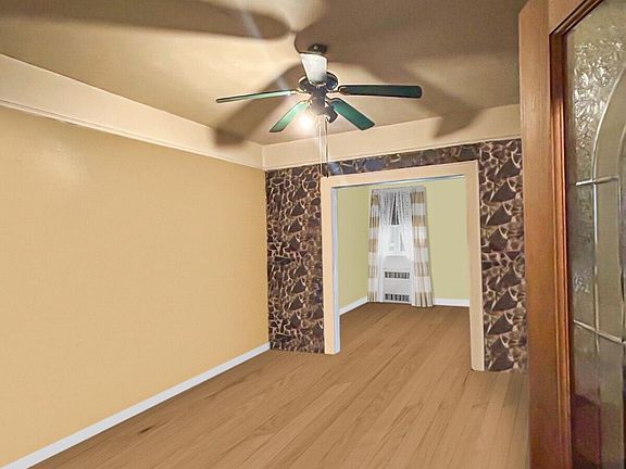3rd image of 109 Brook St