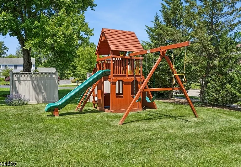4 Copperfield Way — Photo 29