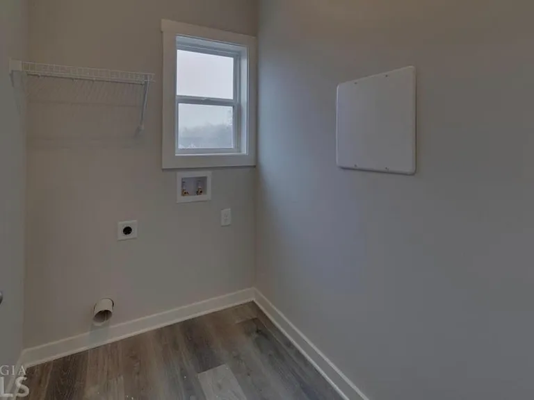 308 N Point Cir — Photo 12