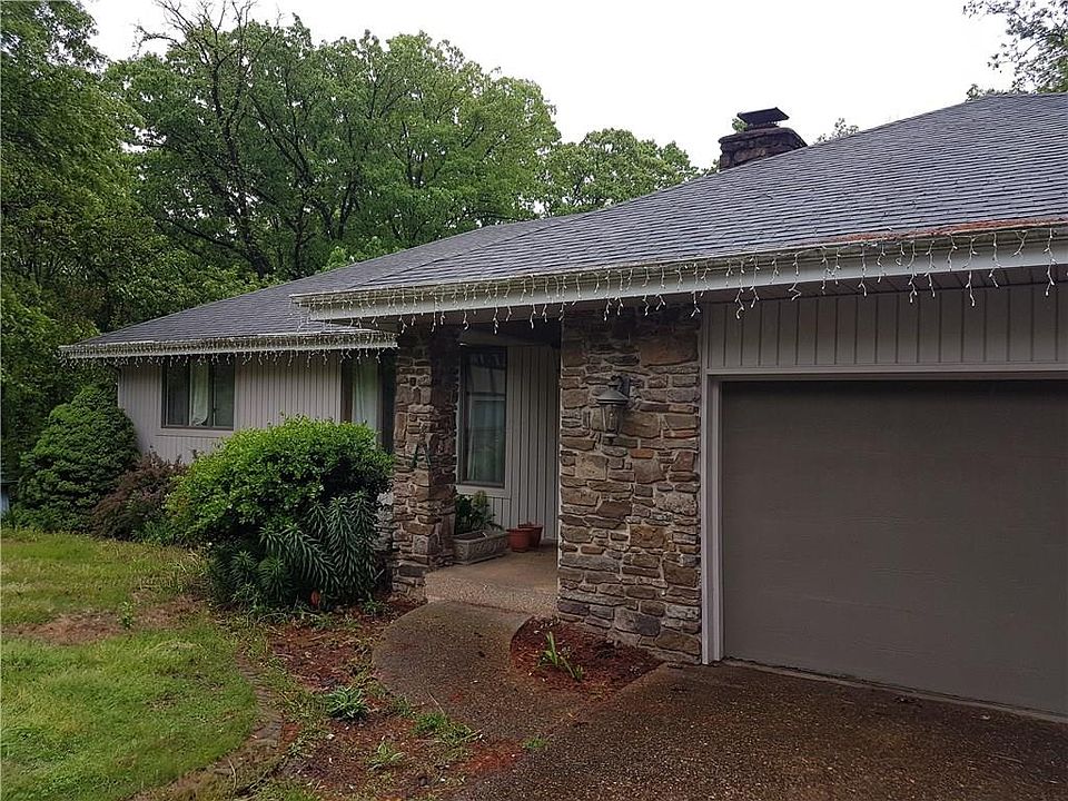 1st image of 35 Duxford Cir