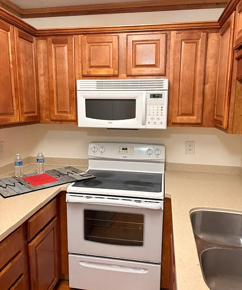 517 Palomar Dr #4 — Photo 3