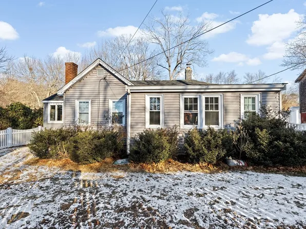 561 Beechwood St, Cohasset, MA 02025