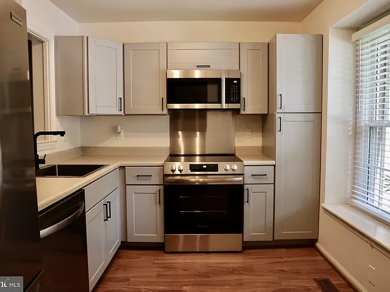 7942 Forest Path Way — Photo 8