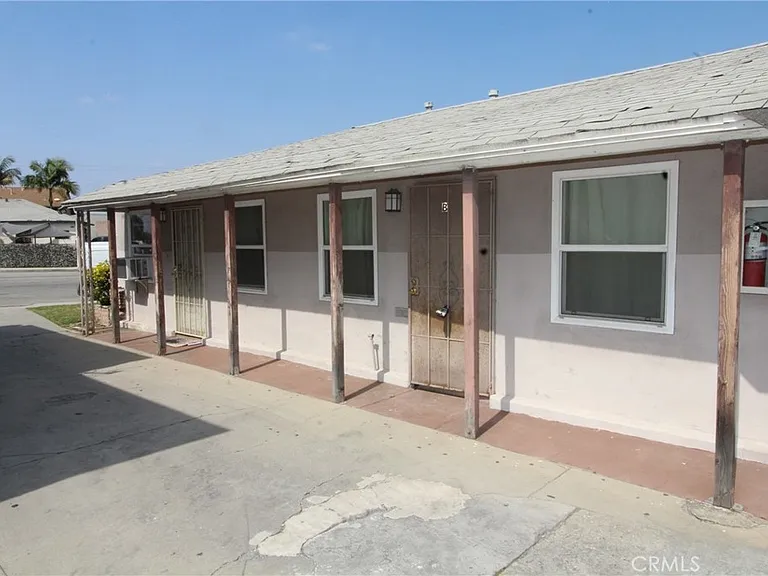 4986 Southern Ave #B — Photo 2