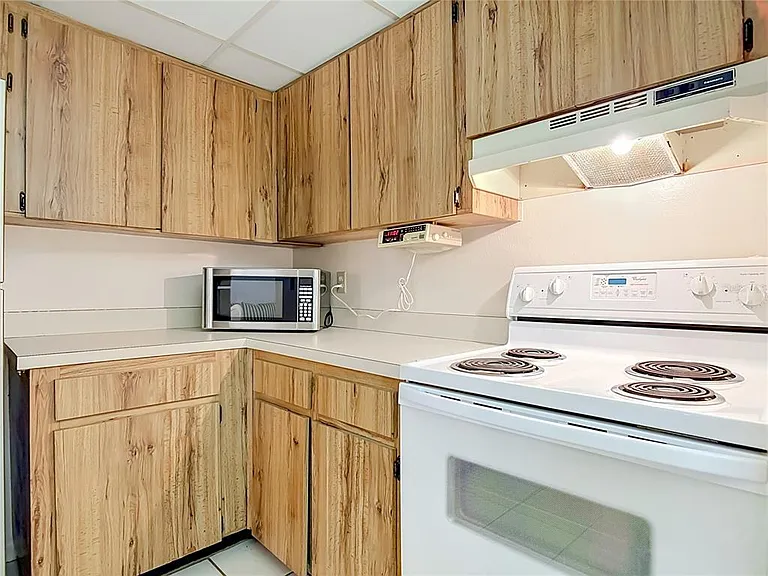 110 Cypress Woods Ct #7D — Photo 16
