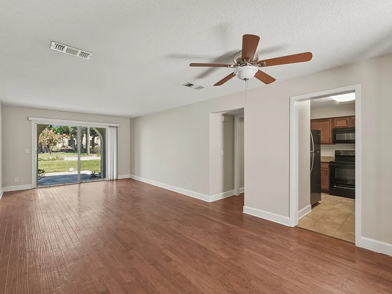 1757 El Camino Rd #4 — Photo 9