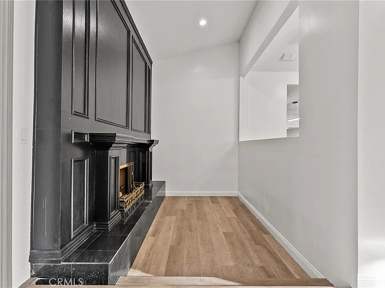 9724 Bothwell Rd — Photo 13
