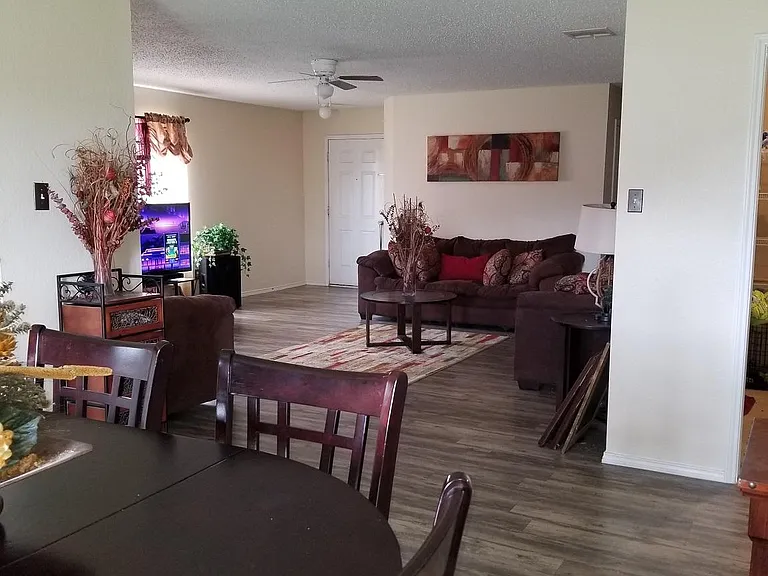 8103 Zephyr Ct — Photo 3