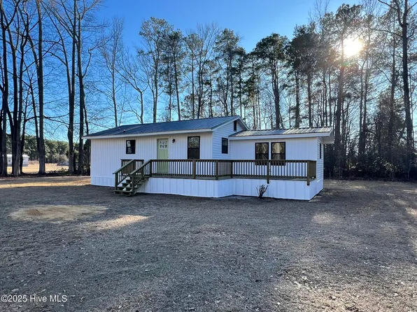 104 Taylors Road, Bladenboro, NC 28320