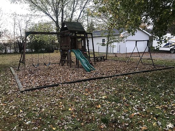 4th image of 202 Eastland Ave