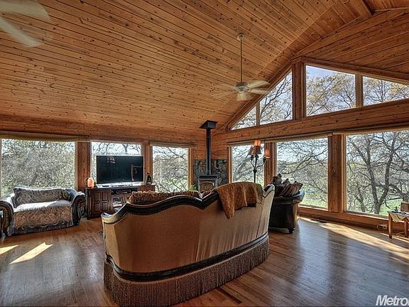 3rd image of 2281 Saffron Ln