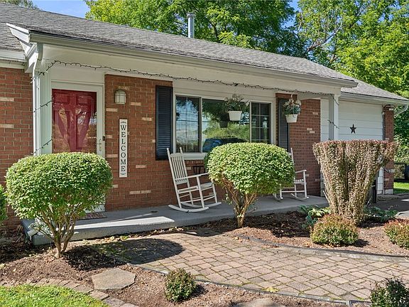 4th image of 75 Lewis St
