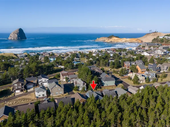 33605 Center Pointe Dr, Pacific City, OR 97135