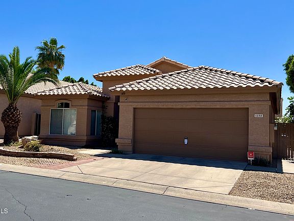 2nd image of 1233 E REDFIELD Road