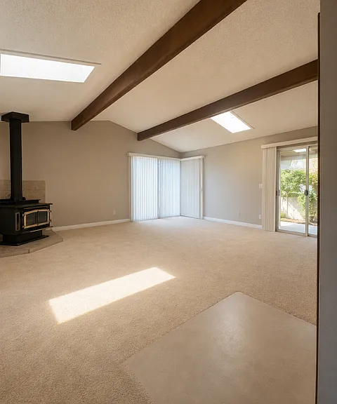 15133 Dickens Ave — Photo 8