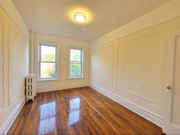 5th image of 2066 E 15th St APT 2A