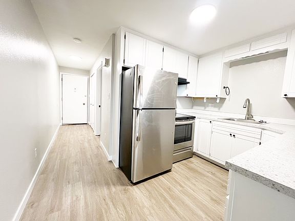 3rd image of 110 N Lafayette Ave APT 3
