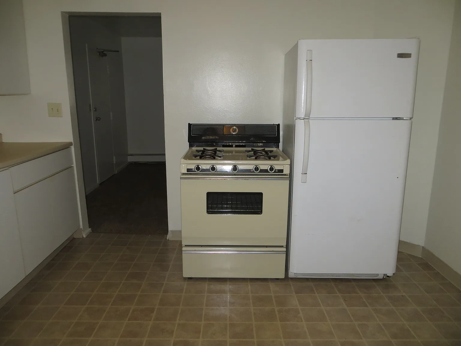 2 bed, $1,600 — Photo 2