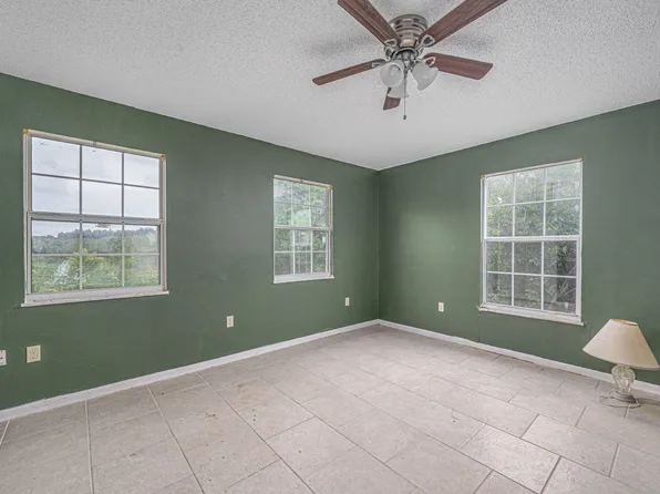 6008 S Citrus Avenue, Fort Pierce, FL 34982