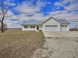 1902 Bucks Pond Rd, Monticello, IL 61856