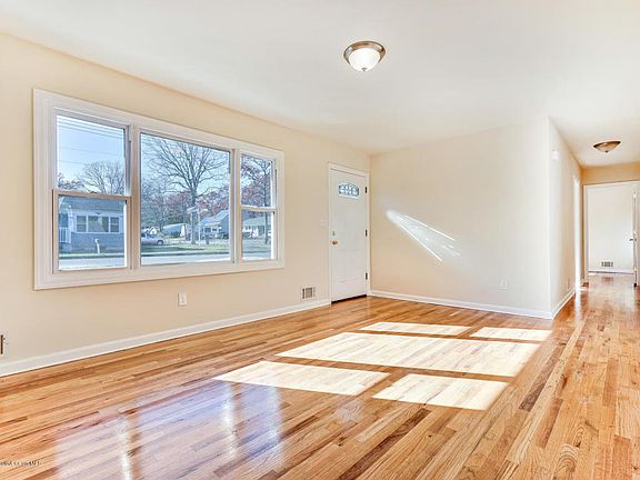 2nd image of 78 Bowline St
