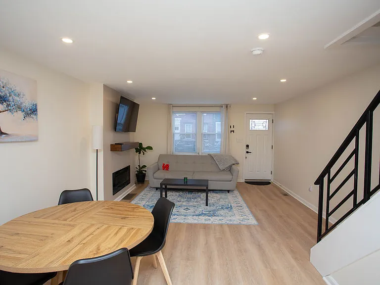 1907 N Hancock St — Photo 9