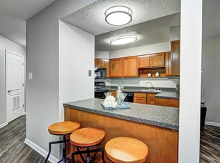 North Willow, Indianapolis, IN 46260