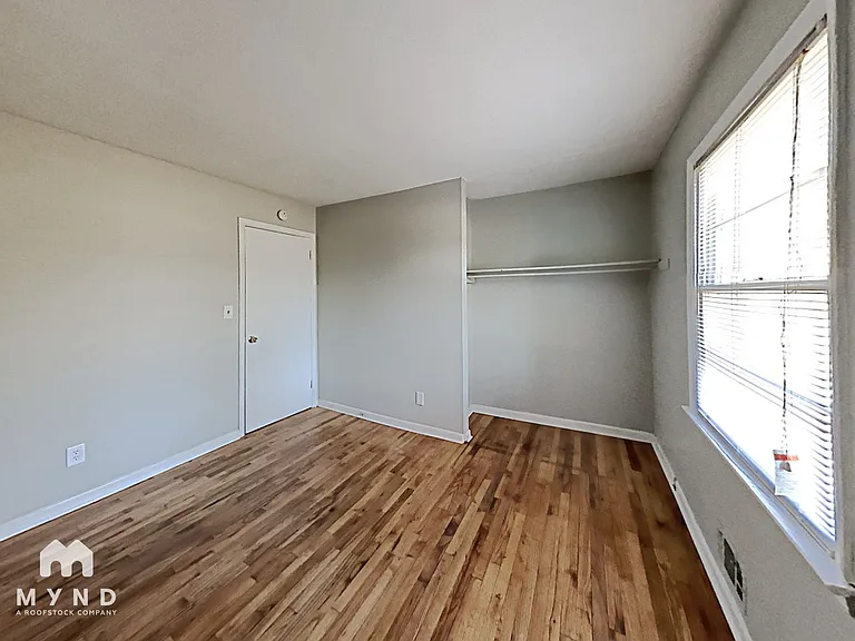 5245 Louis Xiv Ln — Photo 10