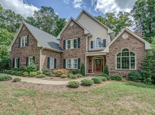 36 Baywood Dr, Moneta, VA 24121