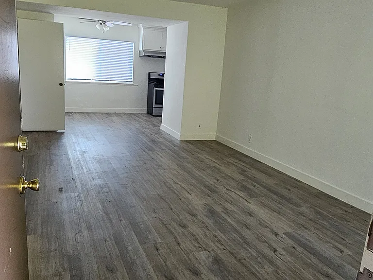 1501 Pearl St #3 — Photo 2